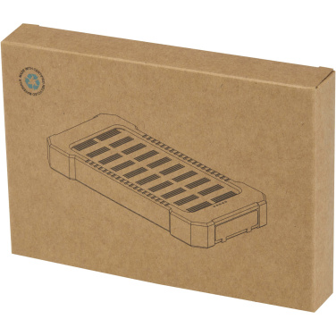 Logotrade werbemittel das Foto: Altair 10 W 5000 mAh robuste Solar Powerbank aus recyceltem Kunststoff mit integrierter Taschenlampe