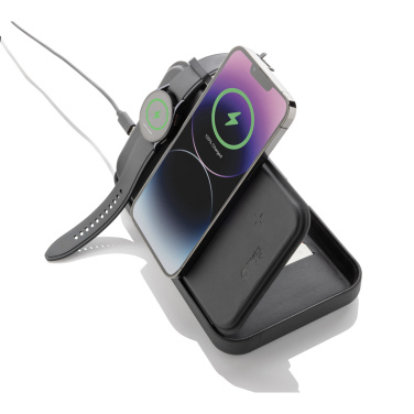 Logo trade promotional items image of: Swiss Peak RCS recycled travel case with 3 in 1 charger