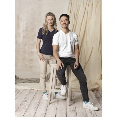 Logo trade ärikingituse pilt: Kawartha lühikeste varrukatega meeste orgaaniline V-kaelusega T-särk