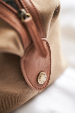 Logotrade reklaamtoote foto: VINGA Sloane tualett-tarvete kott RCS taaskasutatud polüester