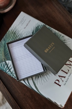 Logotrade firmakingituse foto: VINGA Bratzy kohvilauamäng