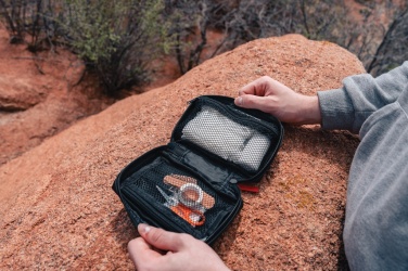 Logo trade ärikingituse pilt: RCS taaskasutatud nubuck PU kotikese esmaabikomplekt