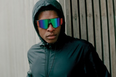 Logo trade firmakingid foto: Iqoniq Logani taaskasutatud polüestrist tuulejope