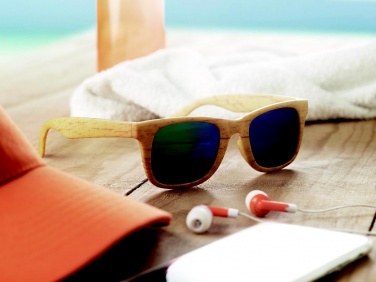 Logo trade meene pilt: Puidust raamiga päikeseprillid MAARDU