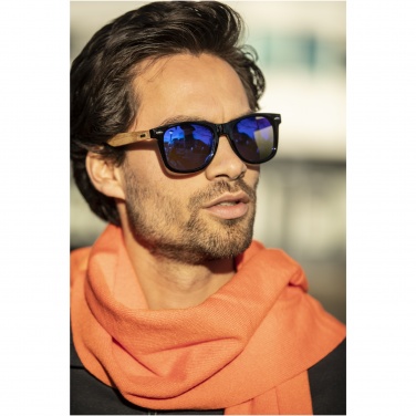 Logotrade mainoslahjat ja liikelahjat tuotekuva: Hiru rPET/puu polarisoidut peililasit lahjapakkauksessa