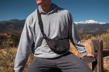 Logo trade mainoslahjat ja liikelahjat kuva: Crescent AWARE™ RPET puolikuun muotoinen crossbody -laukku