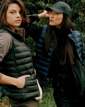 Logotrade mainoslahja tuotekuva: Iqoniq Meru naisten liivi kierrätetystä polyesteristä