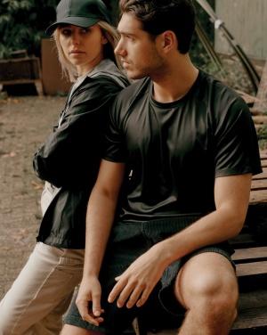 Logo trade mainoslahja kuva: Iqoniq Logan kevyt takki kierrätyspolyesteristä