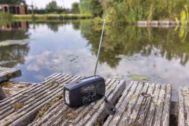 Logo trade mainostuotet tuotekuva: RescueWave hätätilaradio, valmistettu RCS-kierrätysmuovista.