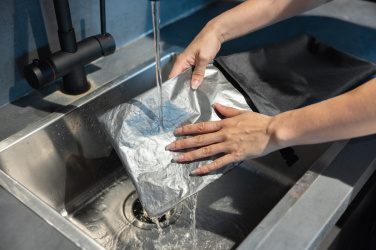 Logotrade liikelahjat kuva: Snackstrap AWARE™ RPET taitettava eväslaukku 30x20CM