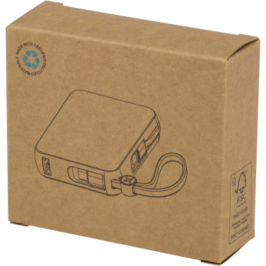 Logotrade mainoslahjat kuva: Acrux 10 000 mAh:n ja 35 W:n tablettivirtalähde, jossa sisäänrakennettu Type-C-kaapeli – valmistettu kierrätetystä muovista