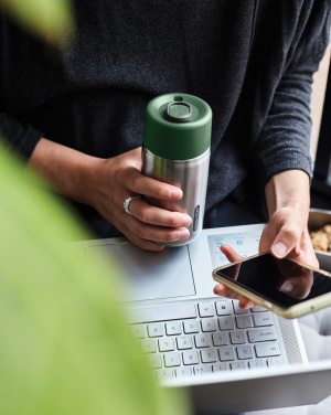 Logotrade liikelahjat mainoslahjat tuotekuva: Musta+Blum-eristetty matkamuki ruostumatonta terästä