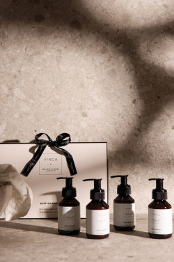 Logotrade mainoslahjat kuva: VINGA x TGL -vartalo- ja käsienhoitosetti