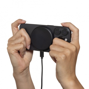 Логотрейд бизнес-подарки картинка: Magnapad 15W RCS пластиковый магнитный 3 в 1 зарядное устройство