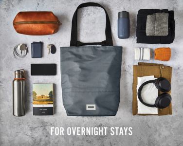 Лого трейд pекламные подарки фото: Черная термосумка-тоут/холодильник Blum 16 л