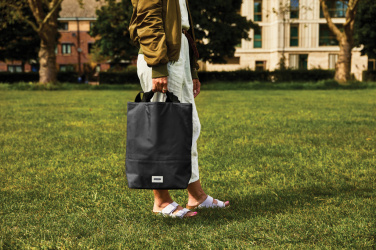 Логотрейд бизнес-подарки картинка: Черная термосумка-тоут/холодильник Blum 16 л