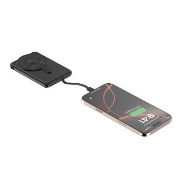Logotrade profilprodukter bild: Urban Vitamin Redwood 5in1 5000mah 20WPD magnetisk powerbank